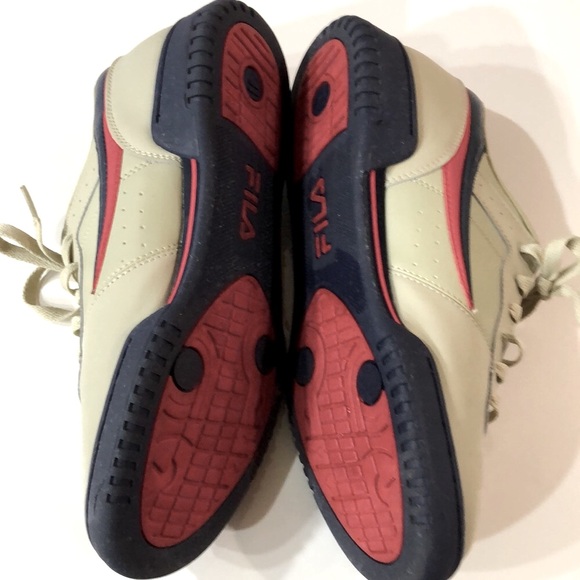 Fila Men Sneakers EUC - Picture 4 of 6